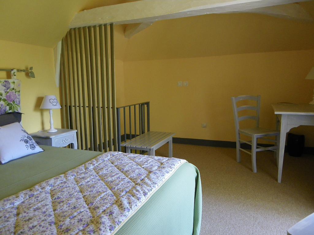 La Petite Varenne Turny Room photo