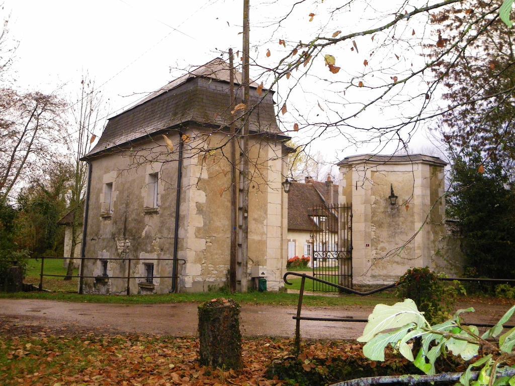 La Petite Varenne Turny Exterior photo